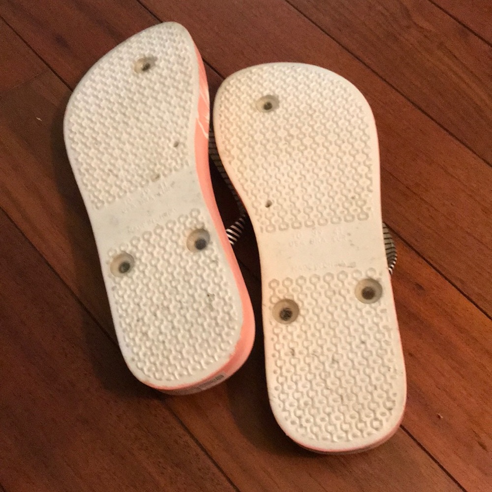 Flip-flops - Picture 3 of 3